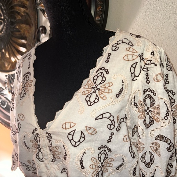 Anthropologie Women’s Eyelet Pullover Peplum Top V-Neck Cinched Waist Large - Picture 4 of 16